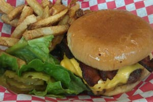 Cowamongus-burger-med